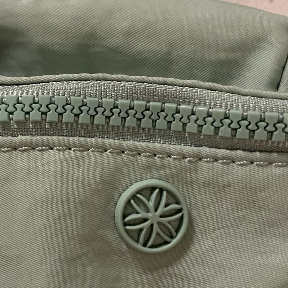 NWT • GAIAM Light Sage Green Belt Bag/ Waist Pack - Picture 12 of 14